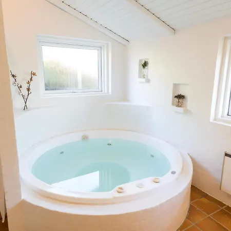 Henne Cxi Feriehus